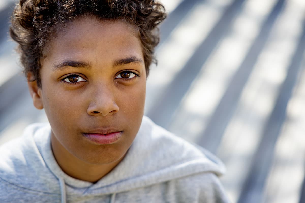 Mamma snakker med datter